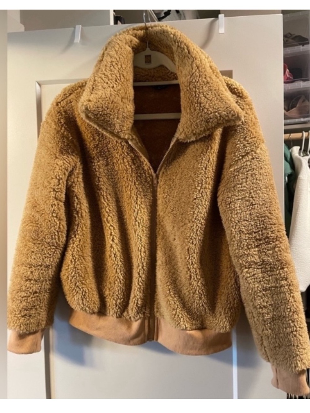 EUC camel teddy bear fleece jacket medium (fall style, fall vibes)